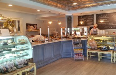 Savour Cafe & Bakery