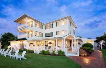Inn at Harbor Hill Marina