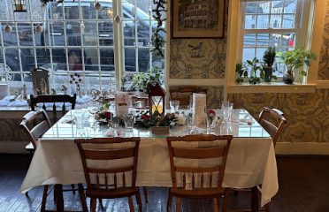 Old Riverton Inn and The Royal Coachman Tavern