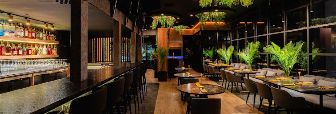 RIZZ Lounge & Grill
