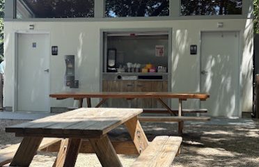 Flobee’s Roadside Stand
