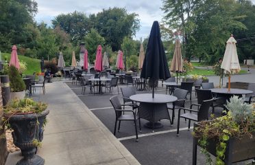 Uncommon Grill
