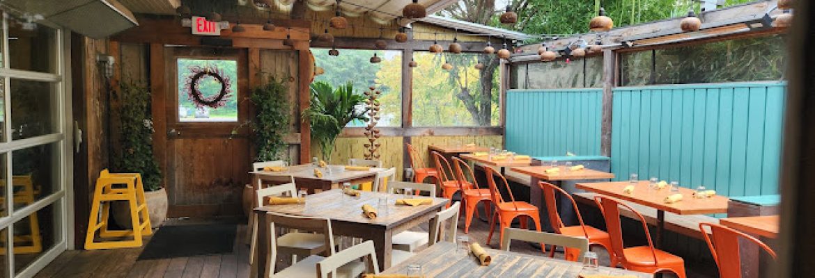 Comomango Mexican Kitchen and Cantina