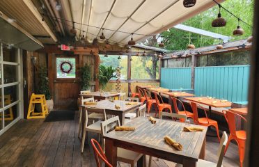 Comomango Mexican Kitchen and Cantina