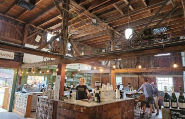 Heirloom Market at Comstock Ferre