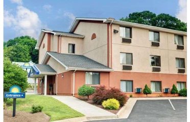 Days Inn by Wyndham Torrington