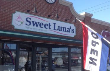 Sweet Luna’s Frozen Desserts & Bubble Tea