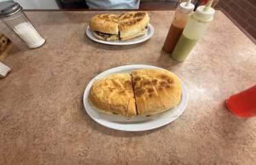 El Molcajete Bakery & Deli