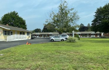 Rocky Neck Inn & Suites