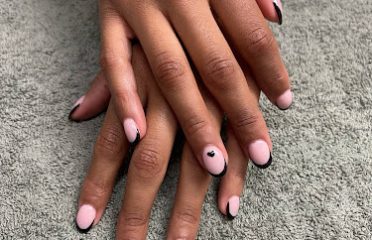 DANA’S NAIL SUITE