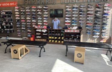 CT RUN CO Darien Running