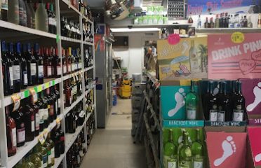 J E Liquor Store