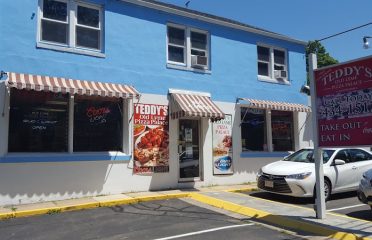 Teddy’s Old Lyme Pizza Palace