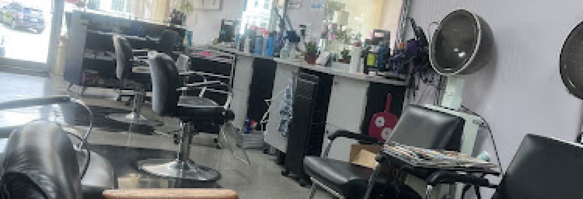 Magic Mirror Unisex Salon