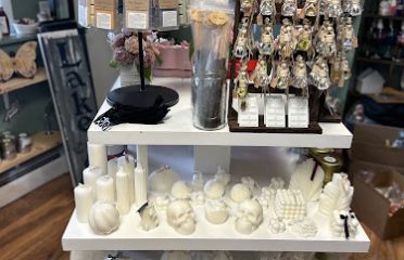 Lynn’s Craft Cubby & Gifts