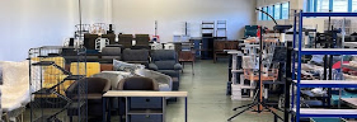B & T WAREHOUSE