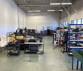 B & T WAREHOUSE