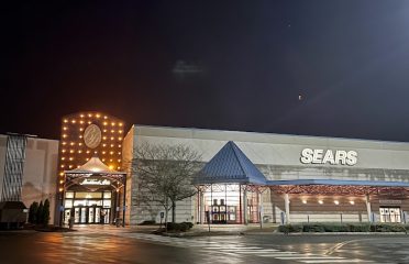 The Shoppes at Buckland Hills
