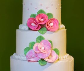 Rose Holliday Cupcakes