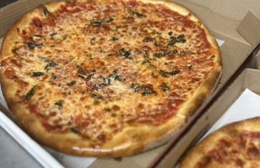 DeLuca’s Pizzeria