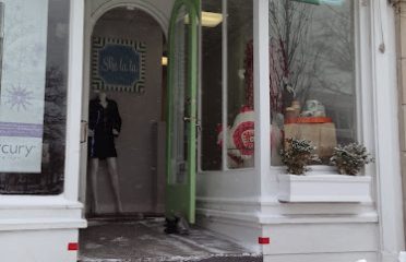 She la la New Canaan