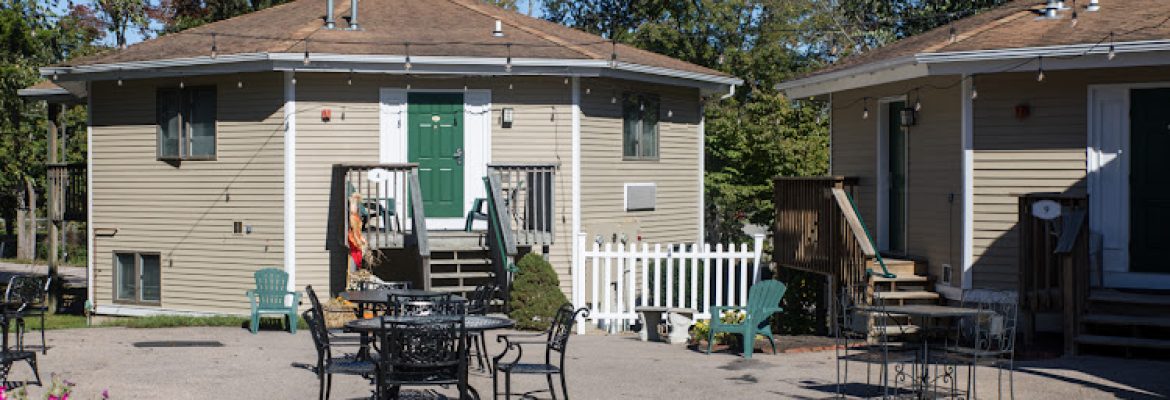 Cedar Park Inn and Whirlpool Suites