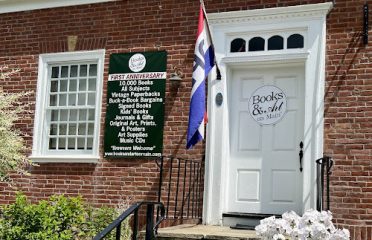 Books & Art on Main