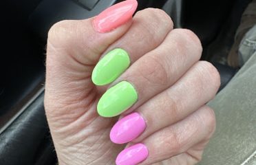 Happy Nails