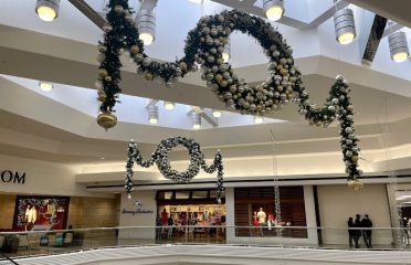 Tommy Bahama Store