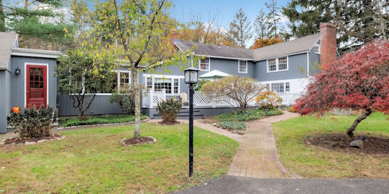Kristin Egmont Realtor in CT | Local Real Estate Expert | Fairfield & New Haven County Real Estate