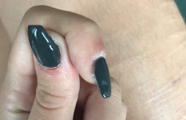 LOVELY NAILS