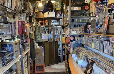 Route 10 Trader Antiques and Treasures