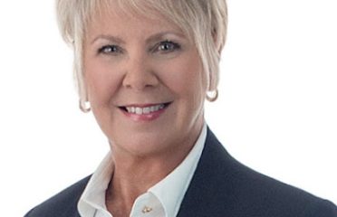 Debra Burns, Real Estate Agent