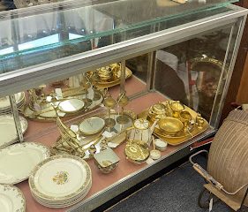 Alicea’s Antiques