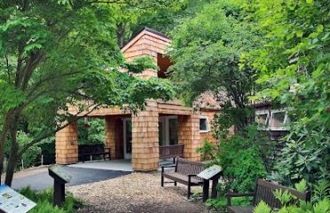 Roaring Brook Nature Center