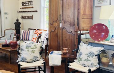Le Barn Antiques