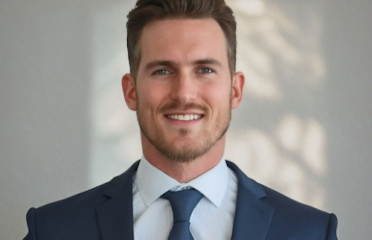 Adam Gumula, Kazantzis Real Estate