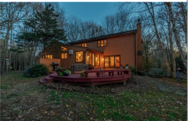 William Raveis Real Estate – Clare Guest