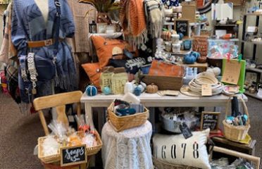 Karenoughcrafts & Boutique