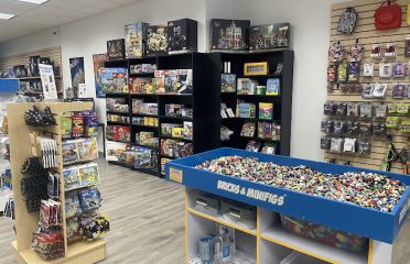 Bricks & Minifigs Fairfield