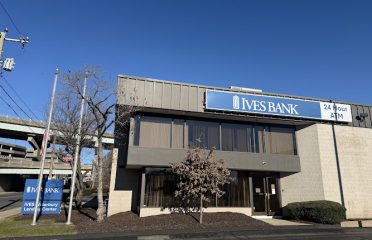 Ives Bank – Waterbury: Bank St