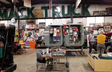 Pfahl’s Mack & Antique Truck