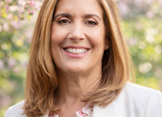 Tracey Hollerbach: Coldwell Banker Realty