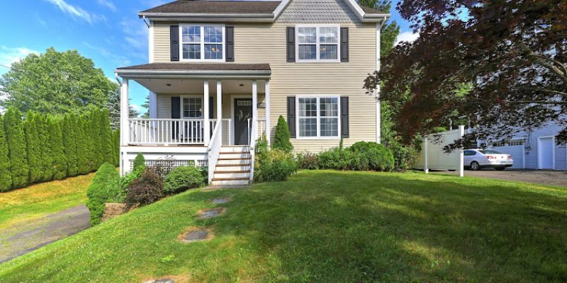 Jennifer Bundock, Realtor – Coldwell Banker Realty