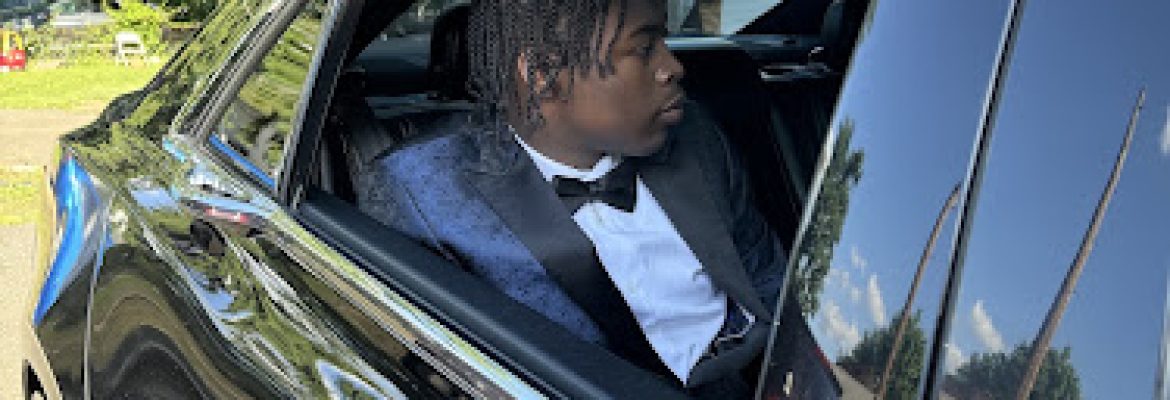 Wood Black Car Service
