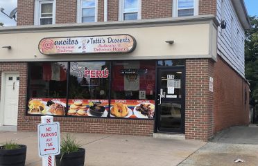 Pancitos Tuttis Peruvian Bakery