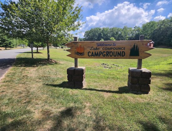 Lake Compounce Campground check-in and store