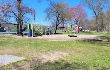 Tunxis Mead Thomas J. Quirk Park