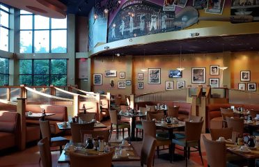 Junior’s Restaurant and Bakery