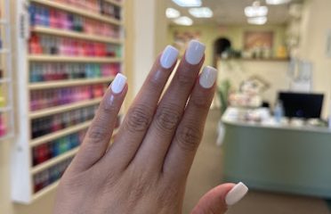 New Natural Nails & Spa